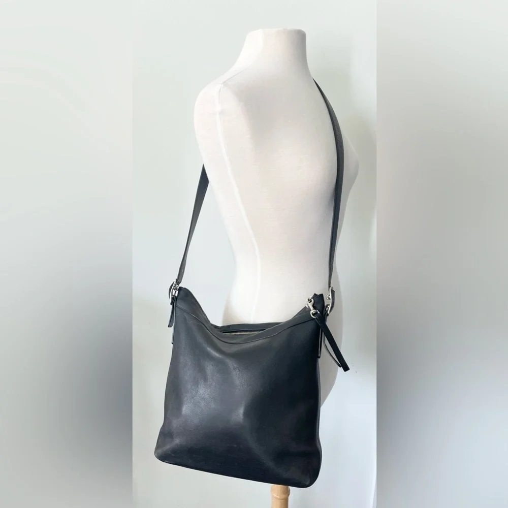 VTG COACH 9188 BLACK LEATHER SHOULDER BAG SILVER HARDWARE